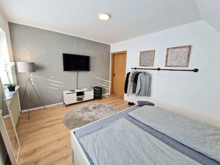 Wardenburg Gemuetliche Wohnung Direkt Am Kuestenkanal! מראה חיצוני תמונה